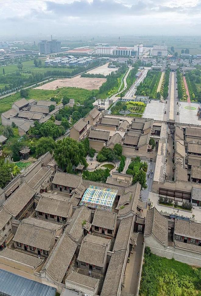 探访乔家大院：揭秘晋商的辉煌建筑之旅